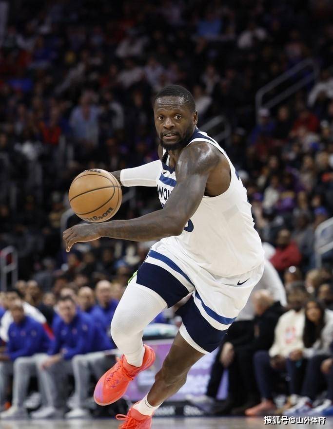 克里夫兰骑士训练开放日，转会期再遭质疑引欢呼，CBA季后赛在即，赛程密集仍需轮换的简单介绍